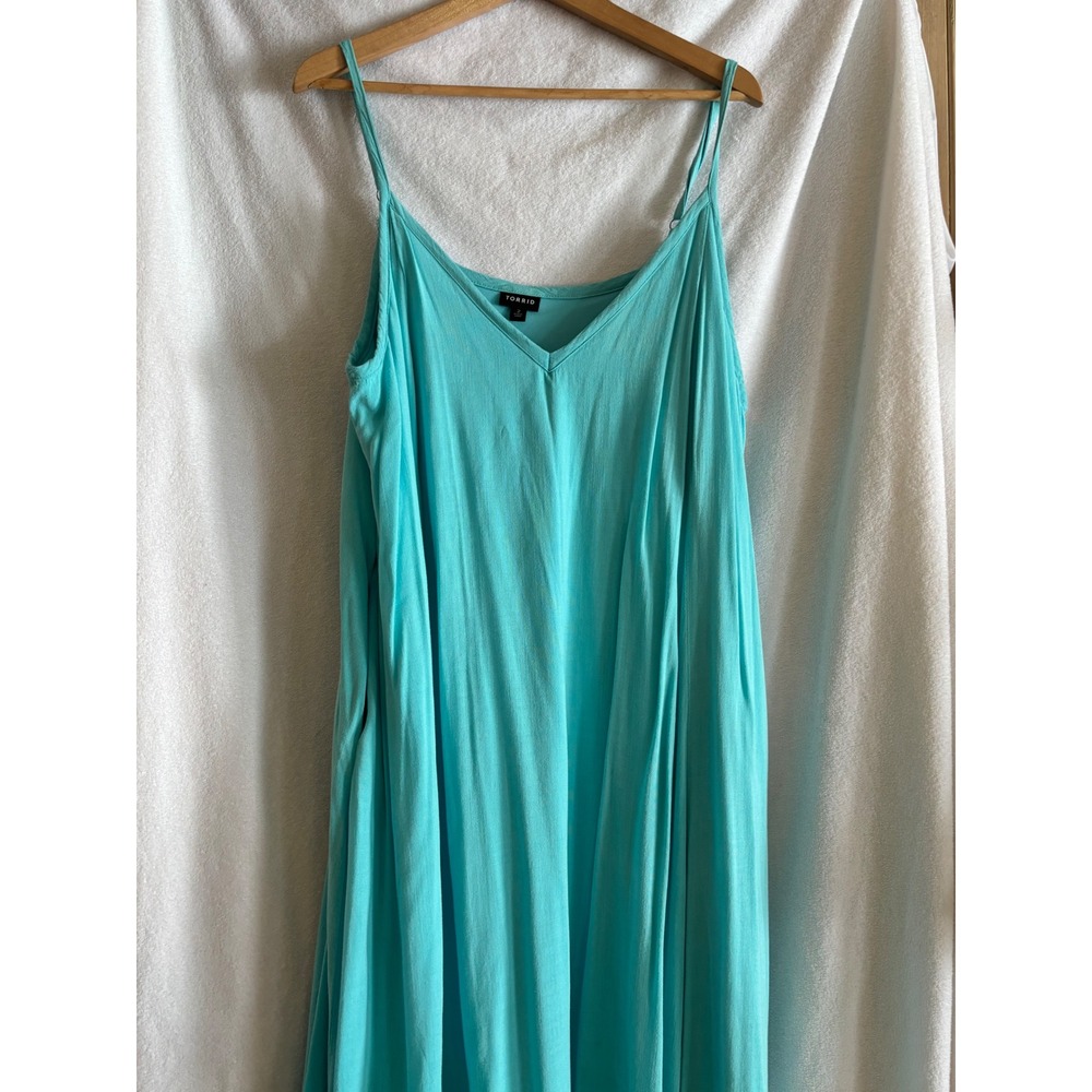Torrid Aqua Blue V-Neck Midi Dress Pockets Adjustable Straps Plus Size 2 2X - Picture 2 of 8